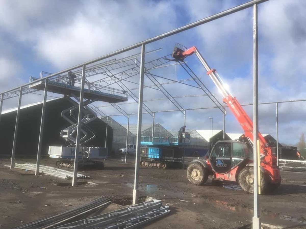 Kassenbouw met diverse hoogwerkers